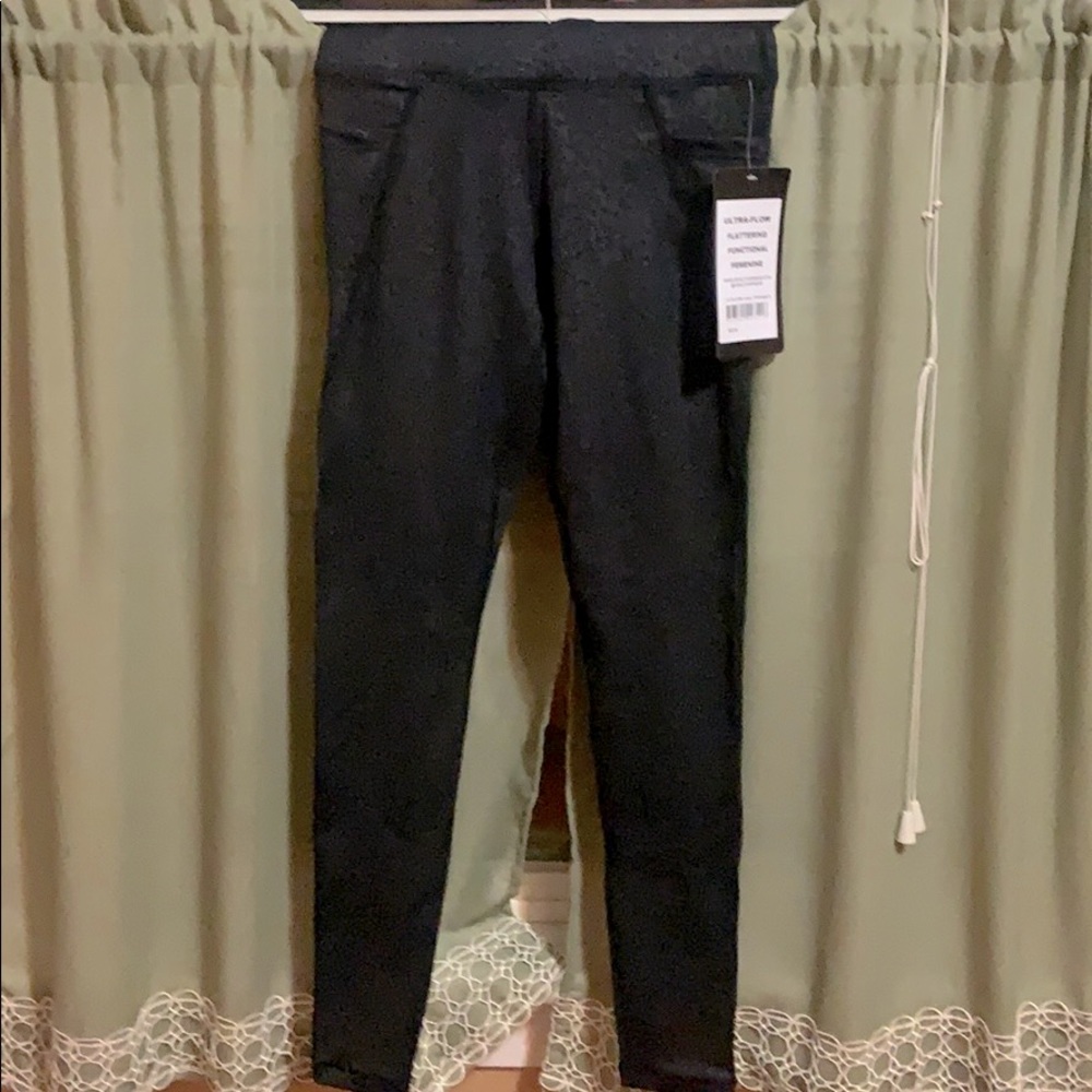 Ultra-Flow flattering legging